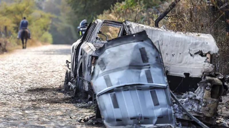Vehiculos quemados en Tapalpa